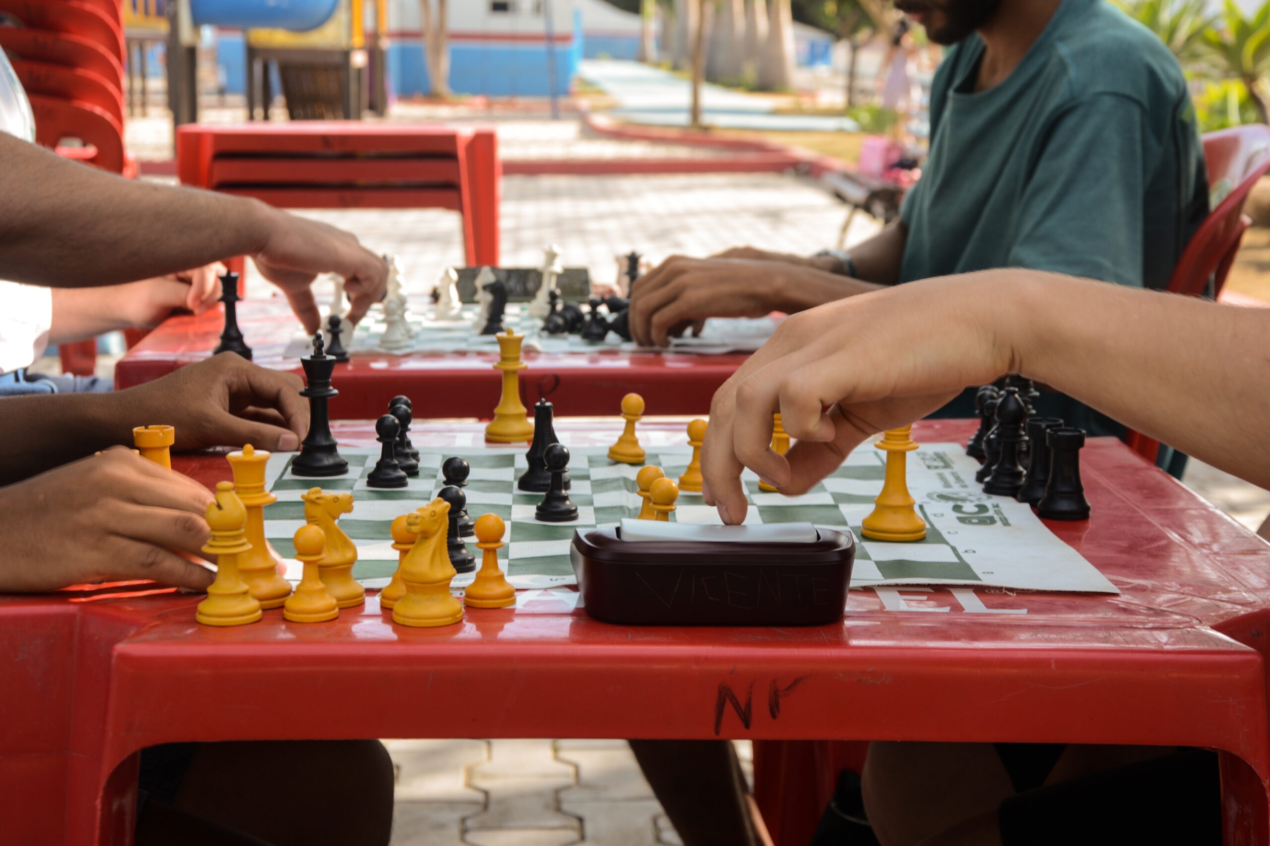 Enxadrista mostra benefícios do esporte e convida patenses para praticarem  xadrez
